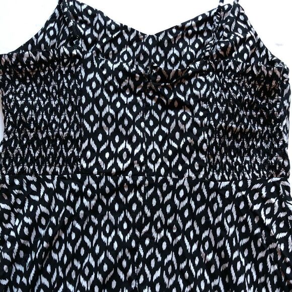 Old Navy Mini Dress Small Black and white back zip and clasp adjustable straps - Picture 3 of 6